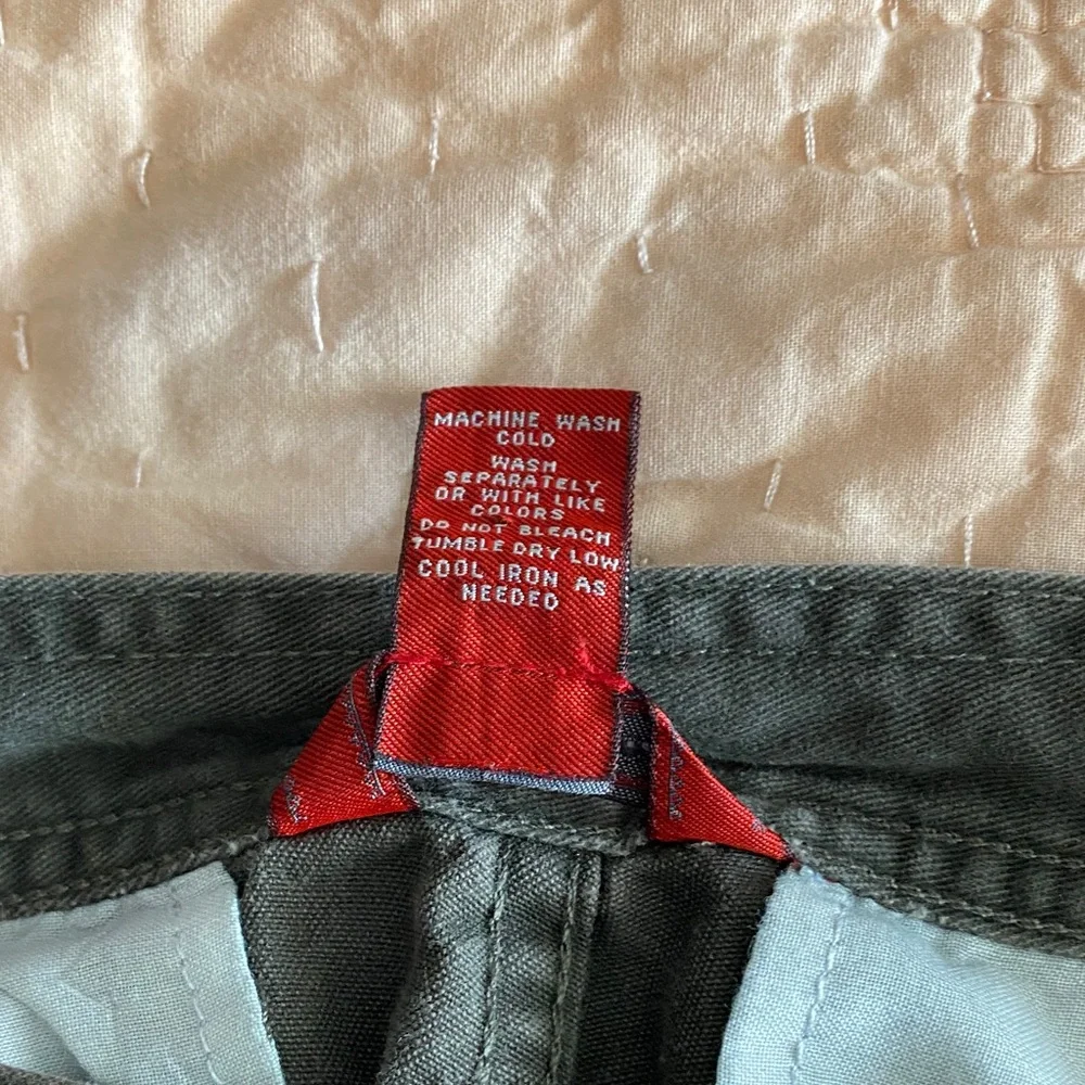 Sundance Olive Cargo Capri Pants - Utility Style, Women’s Size 8P - Picture 10 of 10